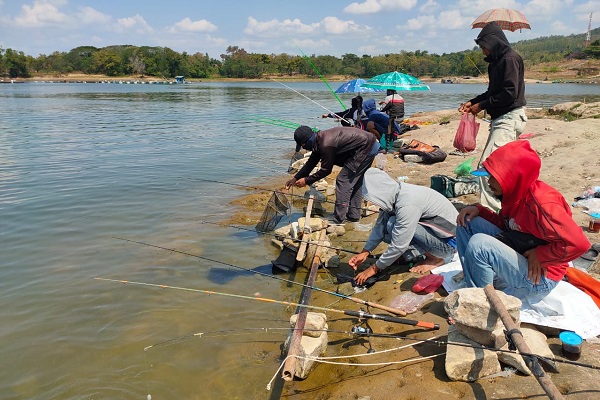 Menemukan Spot Memancing Terdekat Panduan untuk Pemancing yang Bersemangat